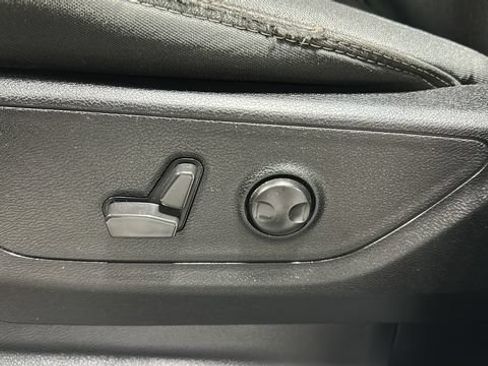 Used 2022 RAM 1500 Big Horn AWD/4WD image 12