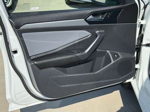 New 2026 Volkswagen Jetta SE image 11