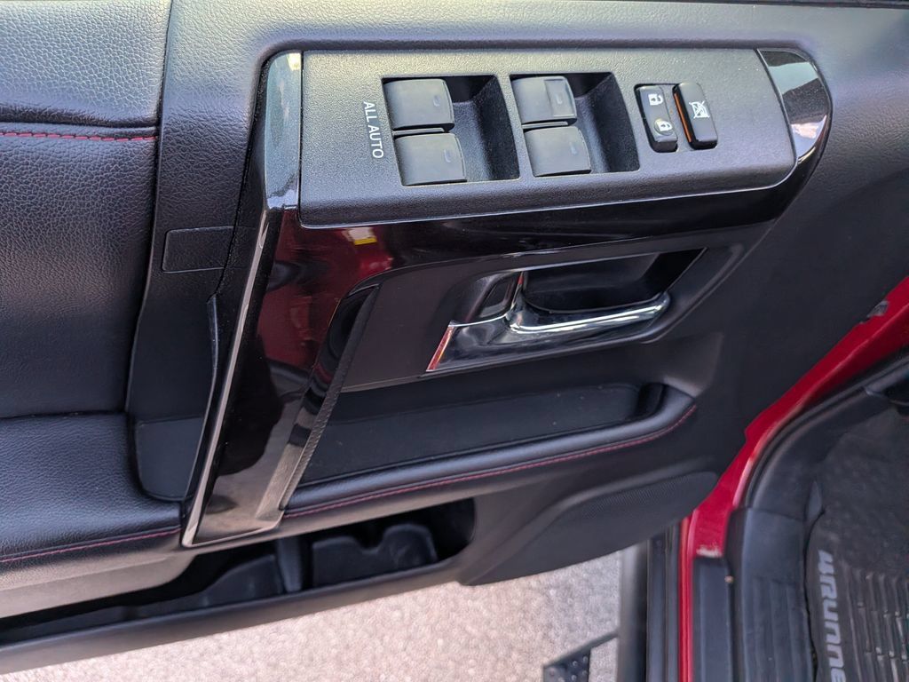 Used 2019 Toyota 4Runner TRD Off-Road Premium AWD/4WD image 9