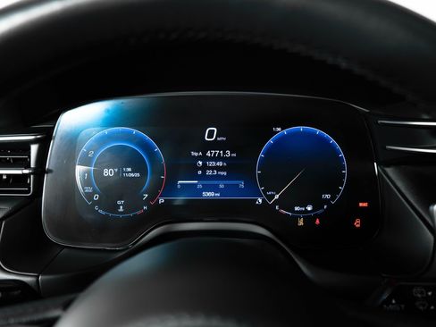 Used 2025 Maserati Grecale Modena image 24