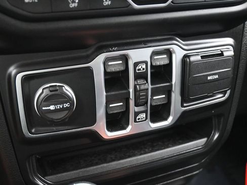 Used 2020 Jeep Wrangler Unlimited Sport S image 21