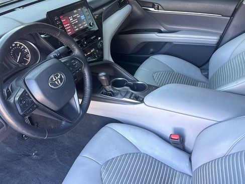 Used 2021 Toyota Camry SE w/ Cold Weather Package FWD image 10