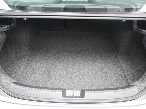 Used 2024 Volkswagen Jetta SE FWD image 11