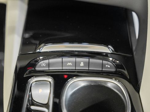 Used 2022 Buick Envision Essence w/ Technology Package I FWD image 23