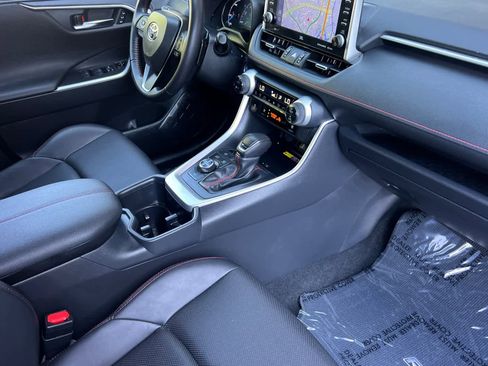 Certified 2022 Toyota RAV4 XSE AWD/4WD image 17