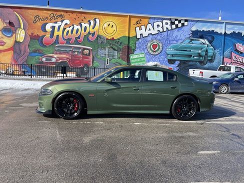 Used 2022 Dodge Charger Scat Pack w/ Dynamics Package image 2