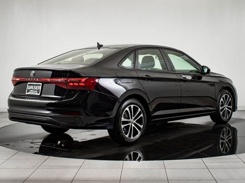 Used 2025 Volkswagen Jetta Sport image 10