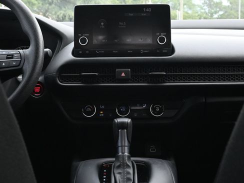 Used 2023 Honda HR-V LX image 12