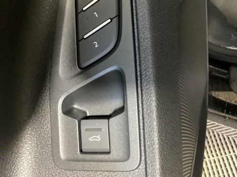 New 2025 Audi Q3 2.0T Premium image 18