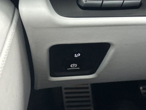 Used 2020 Chevrolet Corvette Stingray Premium Cpe w/ 3LT Preferred Equipment Group image 35