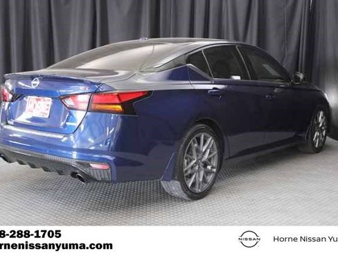 Used 2023 Nissan Altima 2.0 SR FWD image 13