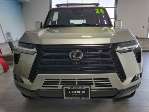 Used 2024 Lexus GX 550 w/ Accessory Package (31) image 8