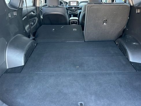 Used 2019 Hyundai Santa Fe SE image 15