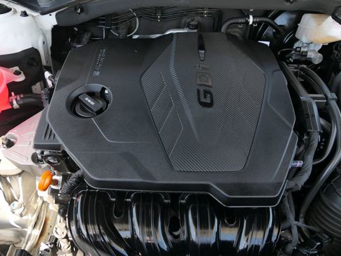 Used 2023 Kia Sorento LX FWD image 29