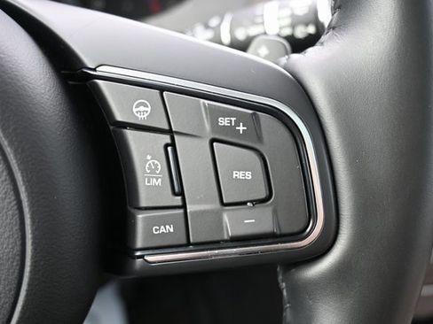 Used 2017 Jaguar F-PACE Prestige image 37