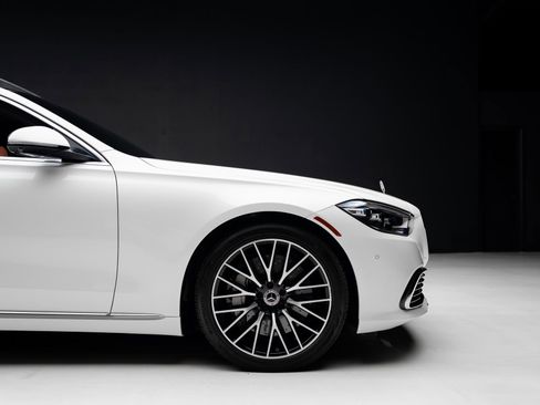 Used 2023 Mercedes-Benz S 580 4MATIC Sedan w/ 3D Technology Package image 39