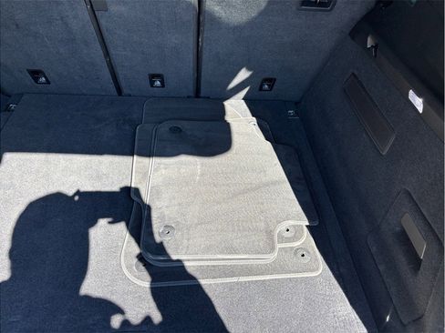 Used 2019 Porsche Cayenne Sport Utility 4D image 55