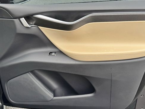 Used 2017 Tesla Model X 75D image 28