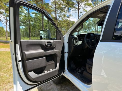 New 2026 Chevrolet Silverado 2500 Custom w/ Custom Value Package AWD/4WD image 11