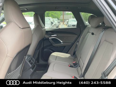 Used 2025 Audi Q5 Premium w/ Convenience Package image 28