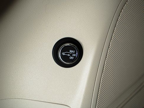 Used 2023 Buick Envision Essence image 21