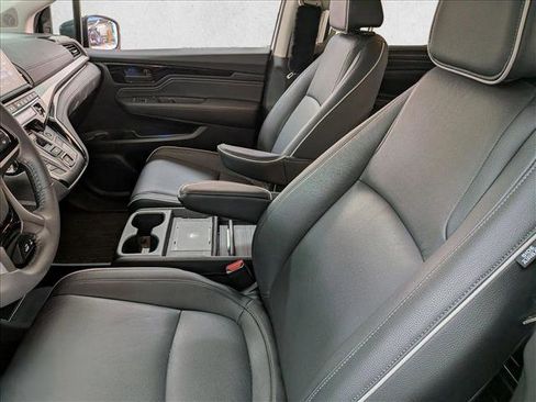 Used 2025 Honda Odyssey Touring image 14