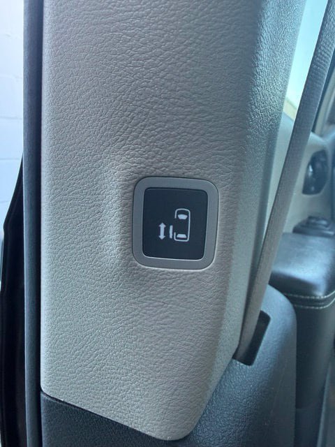 Used 2021 Chrysler Pacifica Touring-L FWD image 24