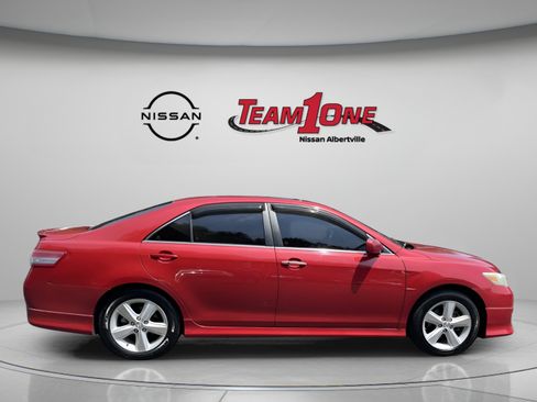 Used 2011 Toyota Camry SE w/ SE Extra-Value Pkg #1 FWD image 8