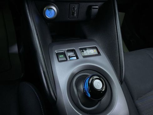 Used 2025 Nissan Leaf S image 24