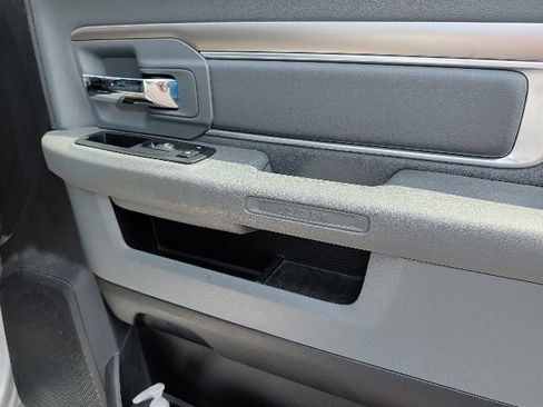 Used 2018 RAM 2500 SLT AWD/4WD image 30