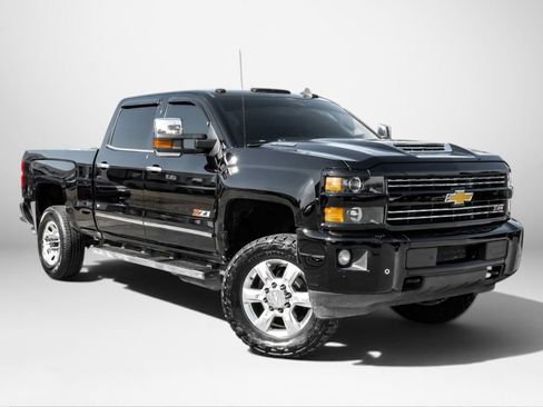 Used 2019 Chevrolet Silverado 2500 LTZ w/ Duramax Plus Package AWD/4WD image 4
