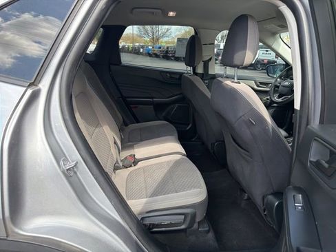 Used 2022 Ford Escape SE image 13