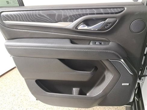 Used 2024 GMC Yukon XL Denali image 15