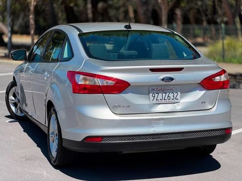 Used 2014 Ford Focus SE FWD image 12