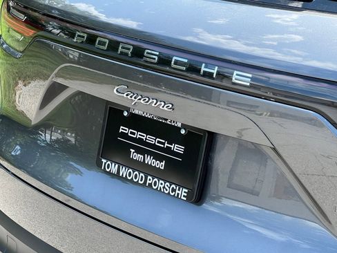 Certified 2020 Porsche Cayenne E-Hybrid AWD/4WD image 11