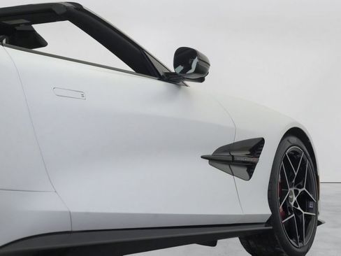 New 2026 Aston Martin Vanquish Convertible RWD image 51