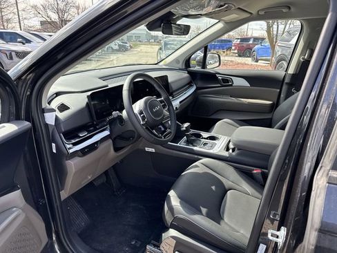 New 2026 Kia Carnival FWD image 4