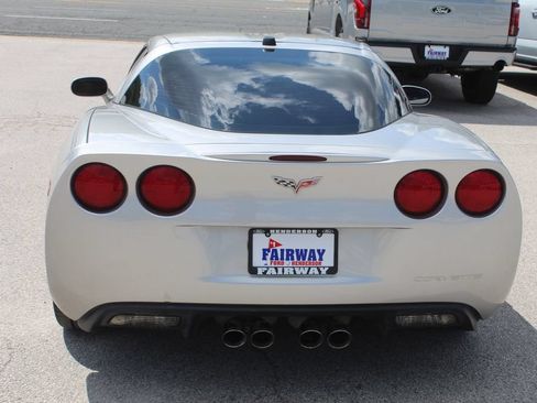 Used 2005 Chevrolet Corvette Coupe w/ Preferred Equipment Group RWD image 9