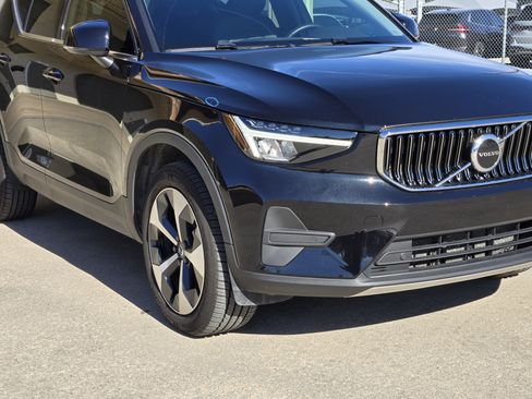 Used 2025 Volvo XC40 B5 Core w/ Protection Package Premier image 11