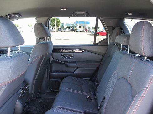 Used 2025 Honda Pilot Sport image 19