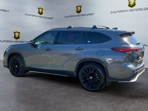 Used 2023 Toyota Highlander XSE FWD image 8