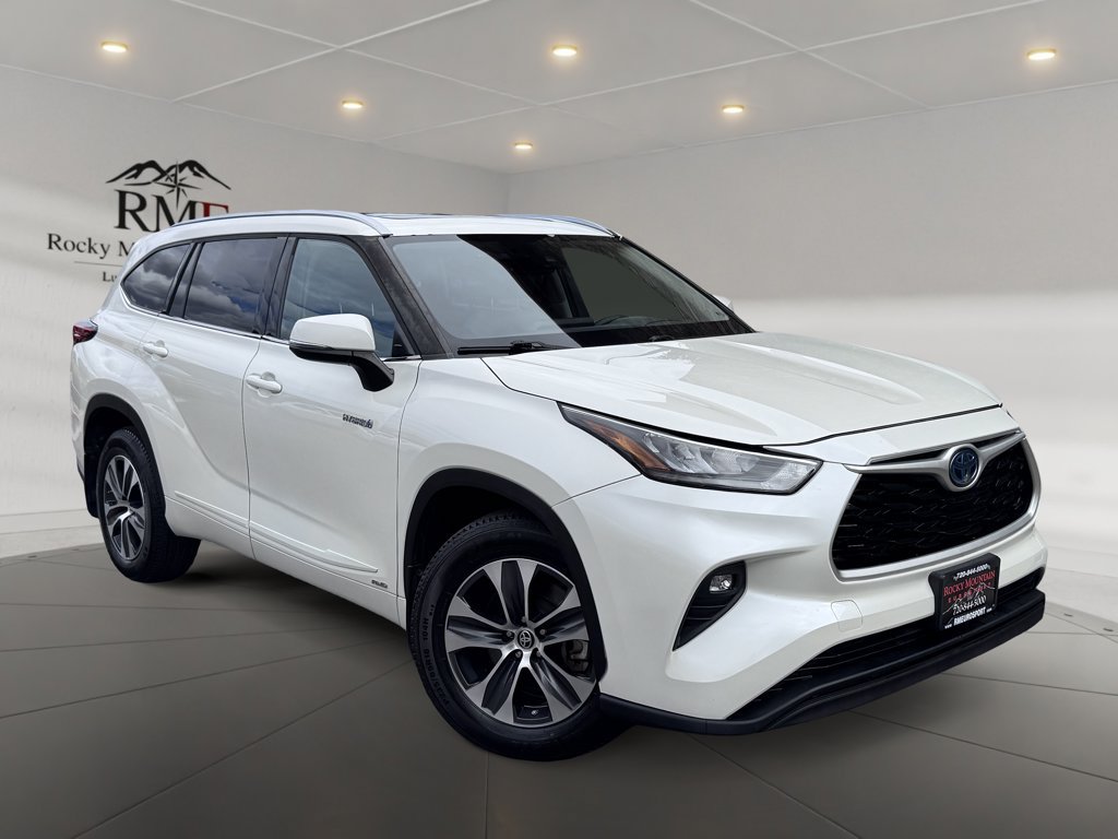 Used 2020 Toyota Highlander XLE AWD/4WD image 1