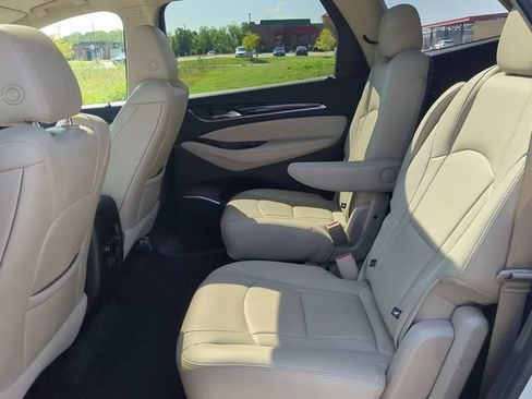 Used 2020 Buick Enclave Essence AWD/4WD image 13