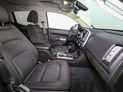 Used 2022 Chevrolet Colorado LT w/ LT Convenience Package image 17