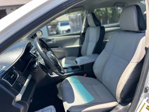 Used 2016 Toyota Camry SE FWD image 16