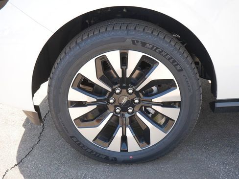 New 2026 Ford Expedition Max Platinum AWD/4WD image 9