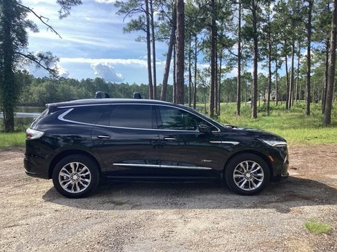 Used 2022 Buick Enclave Avenir w/ Avenir Technology Package image 4