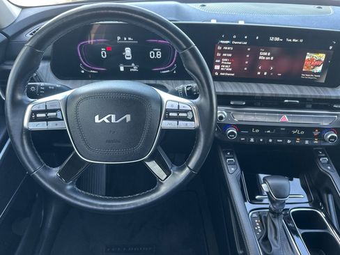 Used 2024 Kia Telluride EX image 17