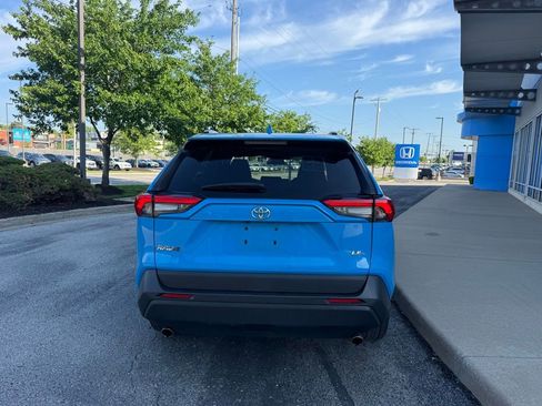 Used 2020 Toyota RAV4 LE FWD image 10