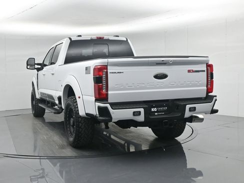 New 2026 Ford F250 Lariat w/ Black Appearance Package image 31